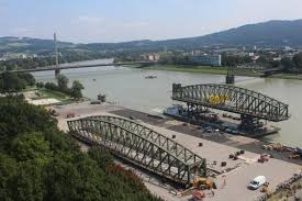 Sie ist auch ein stahl gewordenes symbol der gemeinsamen offensive von stadt und land für den ausbau des öffentlichen verkehrs. Neue Donaubrucke Linz Pdf Kostenfreier Download