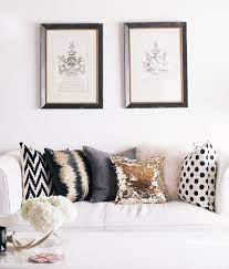 choose throw pillows for your couch