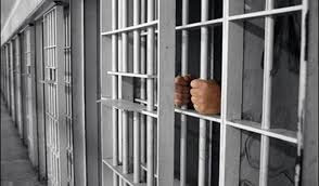 Σοκαριστικό: Κυκλώματα επίορκων υπαλλήλων «αλωνίζουν» στις φυλακές - ΤΑ ΝΕΑ