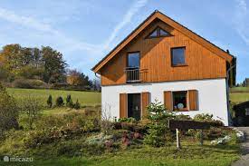 The house is centrally located with numerous hiking and cycling routes in the middle of a beautiful nature reserve and plenty of recreational opportunities that you can enjoy all year long. Chalet Haus Am Uplandsteig In Willingen Sauerland Deutschland Mieten Micazu