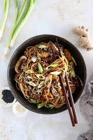 sesame soba noodles with mushrooms