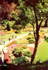 visiting butchart gardens in victoria