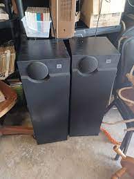 great set of jbl hp88f floor speakers 8