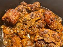 braised oxtails in red wine sauce recipe