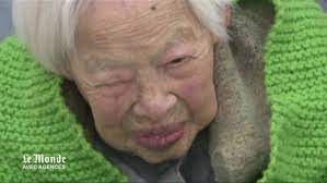 La femme la plus vieille du monde souffle ses 115 bougies - Vidéo  Dailymotion