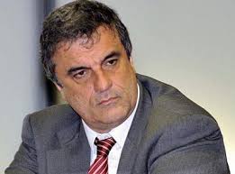 O ministro da Justiça, José Eduardo Cardozo, afirmou nesta quarta-feira (2) que o pedido de aposentadoria do presidente do Supremo Tribunal Federal (STF), ... - ministro-jose-eduardo-cardozo