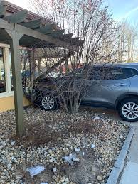 driver crashes into olive garden in