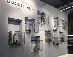 pin by seyda koseoglu on 021 ea showcases showroom design showcase design exhibition display