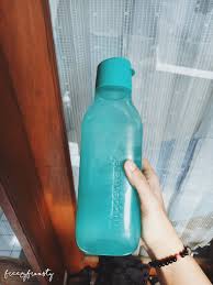 Eco bottle 2l tupperware ini juga sangat pas untuk ditempatkan ke dalam pintu kulkas. 2 Liter Sehari Tempat Minum Dan Pelestarian Lingkungan Selamat Datang