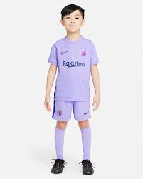 The zurich marató barcelona opened registrations yesterday for the 2021 edition, which will take place on november 7. F C Barcelona 2021 22 Away Younger Kids Football Kit Nike Ae