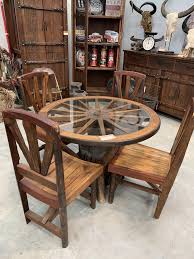 Outdoor Furniture Wagon Wheel Table