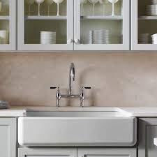 A large single basin accommodates large pots and pans, while the sloped bottom helps with draining and cleanup. Best Farmhouse Sink 1 Pick Material Guide 2020 Review Annie Oak