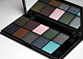 nyx 10 color eyeshadow palette in haute