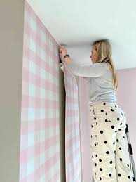 10 wallpaper installation tips from a