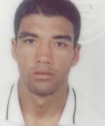 Nome : REGINALDO XAVIER CARDOSO Nascido em 4.12.1978. Passagem pelo Colo-Colo da Bahia - 101