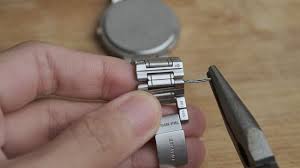 how to adjust a watch band 9 steps