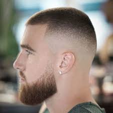 Since androgynous hairstyles are becoming more and more popular now, it comes as no surprise that this hairstyle is very edgy. Skin Fade Very Short Haircut Men Novocom Top