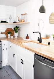 17 stunning white kitchen cabinets that