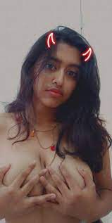 Big boob Indian girl Sanjana's nude selfies leaked in 2023 (2 pictures) -  Shooshtime