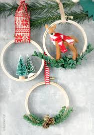 easy embroidery hoop christmas