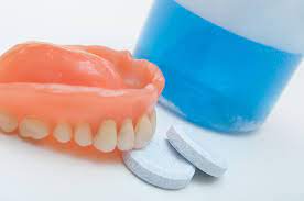 simple denture cleaning remes