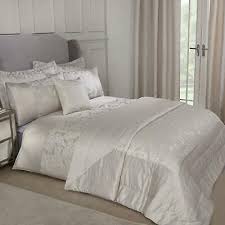 Ss Cream Luxury Jacquard Bedding