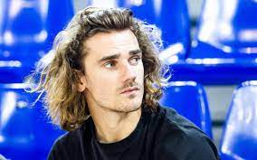 Griezmann's hair looks like moses and his people are about to cross the red sea. Griezmann I Would Like To Wear The Number 7