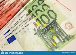 For example, let's say the exchange rate is €1 = $1.10. Geld Euro 100 Euros Viel Geld Machen Das Leben Besser Bankaustauschwahrung Stockfoto Bild Von Austausch Bargeld 146293896
