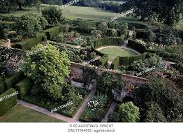 the formal gardens sissinghurst castle