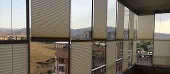 Genellikle cam balkon sisteminde taktıranlar için cam balkon sistemi üzerinde nasıl montaj yapılacağını öğrenmiş olacaksınız ve hiç zorluk çekmeden montajı tamamlayabilirsiniz. Cam Balkonlar Nasil Temizlenir Cam Balkon Temizligi Bir Derece Daha By Balcony Bursa Cam Balkon Medium