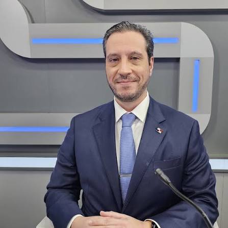 El viceministro de Economía y Finanzas, Fausto Fernández, participó a la audiencia del Noticiero Nacional sobre las propuestas de los diferentes grupos, a la @CSSPanama. "Es un reto importante, no va haber