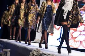 Fashion Women Models Runway Show Editorial Photo - Image of legs, finale:  171146826