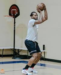 Kawhi anthony leonard (/ k ə ˈ w aɪ /, born june 29, 1991) is an american professional basketball player for the los angeles clippers of the national basketball association (nba). Kawhi New Hair Style Braids With The Ponytail Laclippers