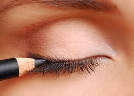 how to apply eyeliner pencil in 4 steps
