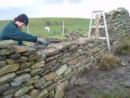 Building Traditional Dry Stone Walls