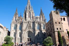 Barcellona attira l'attenzione grazie ai suoi monumenti imperdibili, ad esempio la sagrada familia, il park güell, la casa batlló e la pedrera. Tour Gratuito Di Barcellona In Italiano Civitatis Com