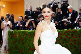 miranda kerr s go to tinted serum for a