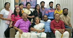 Tamil serial actors who did love marriage | rachita, dhinesh, sindhu, shyam ganesh. Bhagyajathakam Serial Cast Actors And Actresses Of Mazhavil Manomorama Tv Serial Vinodadarshan