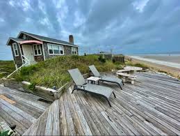 adorable oceanfront cote with
