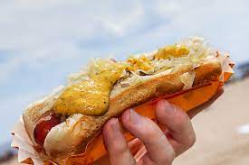 ホットドッグの食べ方はアメリカの地域によって違うって知ってた？ | ELLE gourmet [エル・グルメ]