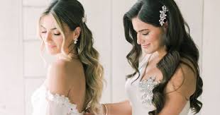 30 bridesmaid hairstyles for every type