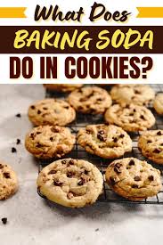 what does baking soda do in cookies
