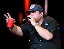 who-sang-with-luke-combs-at-stagecoach-2022