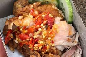 Resep sambal ayam geprek menjadi salah satu menu yang paling digemari masyarakat. Resep Ayam Ala Geprek Bensu Bikin Selera Makan Meningkat