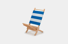 With a seat height of 7.9″, this is chair is suitable for use by those looking for low beach chairs. High Low The Folding Wood Beach Chair Remodelista