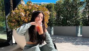 140kfan page$ all smiles here ☻︎ go follow my account funimate (charlimelio) (funimate is an app) fan page charli damelio @charlidamelio. Charli D Amelio Has A New Dunkin Drink Here S What It S Like
