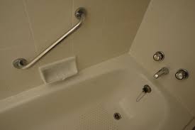 remove bath mat stains from a bathtub