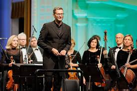 Nacionalinės filharmonijos atidaryme – Lietuvoje negirdėtas Koncertas  violončelei ir garbūs svečiai - LRT