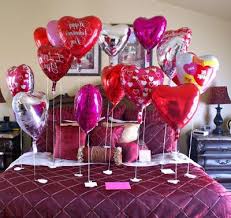 Popular valentine's gift ideas for her, whether it's your wife or girlfriend, include flowers, chocolates and jewellery. Romantic Home And Bedroom Decoration Valentines Day Ideas With Baloons Http Www Fashioncl Valentines Bedroom Valentines Day Decorations Valentine Decorations