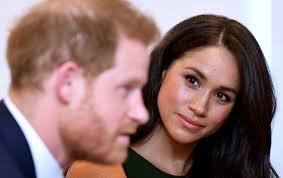 Senior members of the royal family have expressed their 'delight' at the birth of prince harry and meghan markle's baby daughter. Es Geht Weiter Harry Und Meghan Kundigen Doku Uber Das Konigshaus